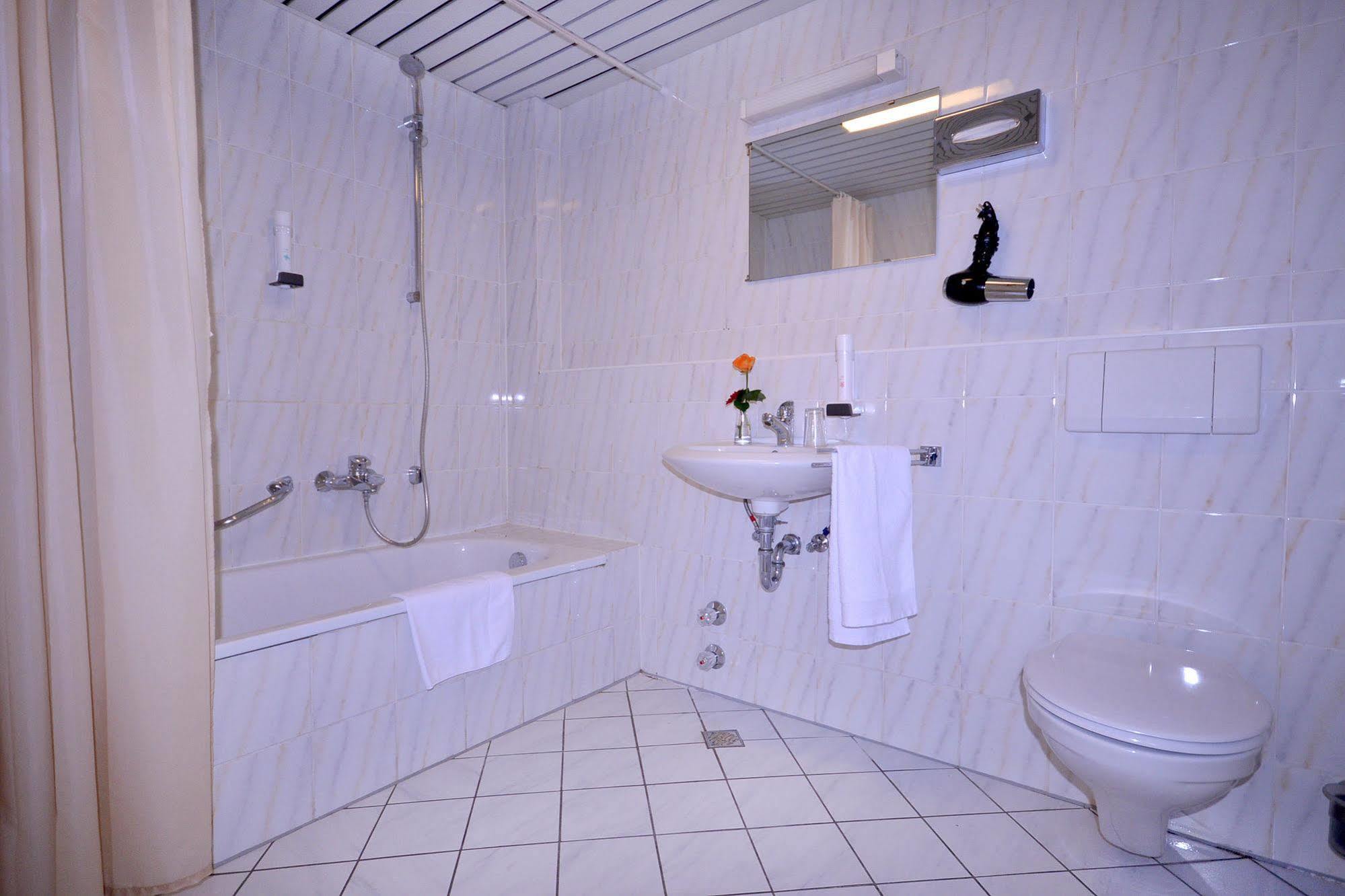 Alpha Hotel Garni Dietzenbach Eksteriør billede
